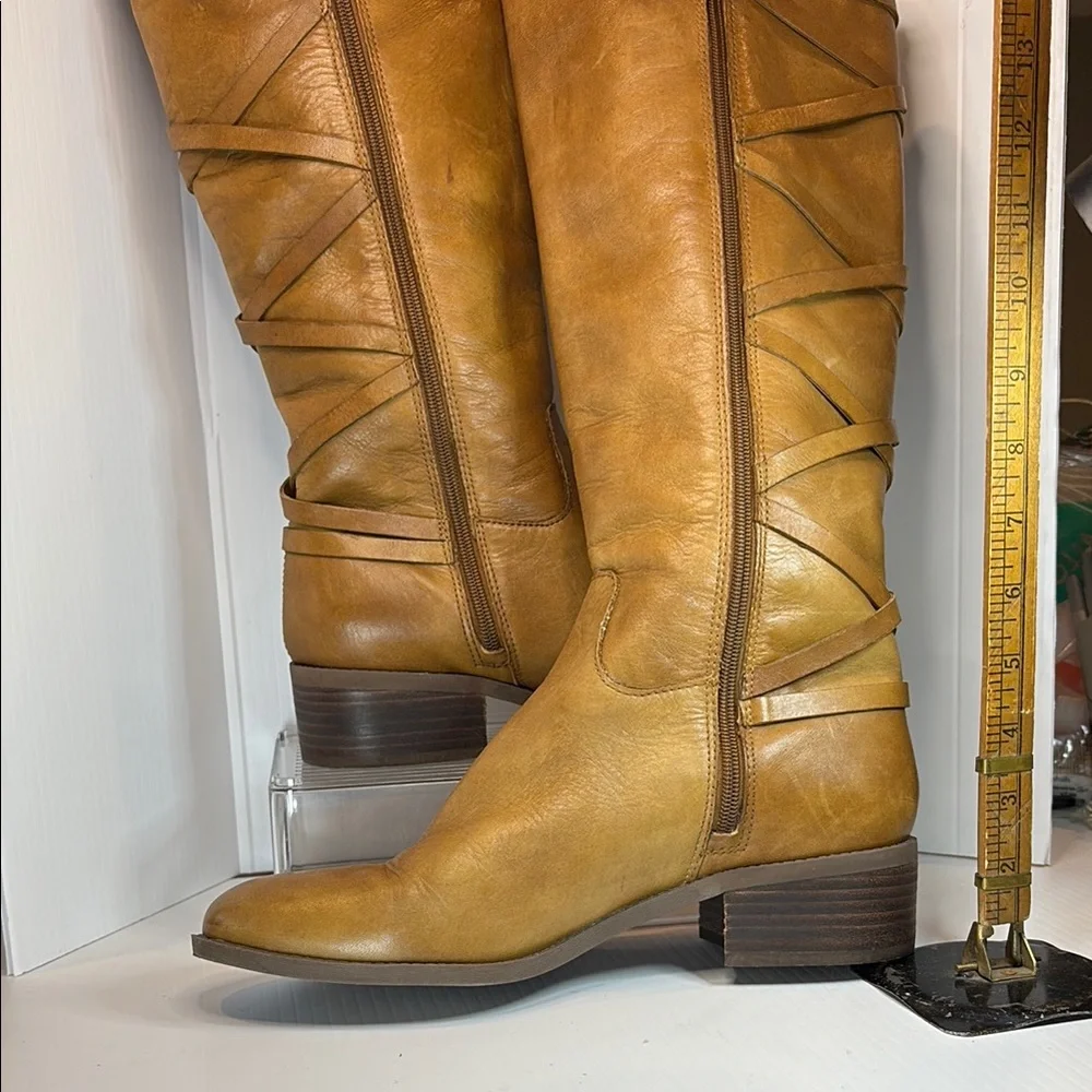 BCBG Women's Tan Leather Knee-High Boots size 10 box‎ 13